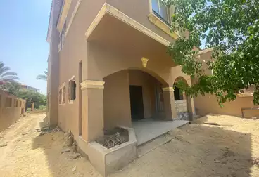 توين هاوس للبيع - 4 غرف