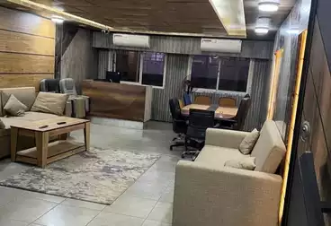 إداري للإيجار - 3 غرف - بالدور 1