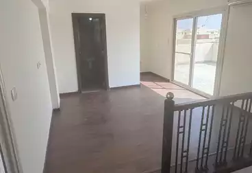 Penthouse For rent - 4 rooms - floor 3