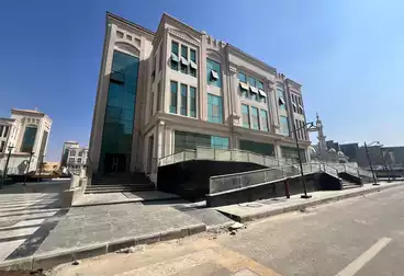 مبنى إداري للإيجار - 21 غرف