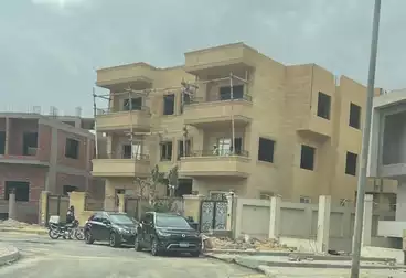 شقق للبيع - 4 غرف - بالدور 1