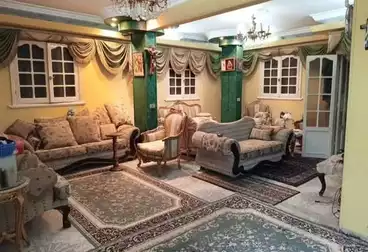 Building For sale - 6 rooms