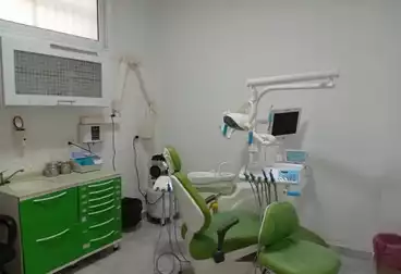 مركز طبي للإيجار - 5 غرف - بالدور 0
