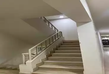 Apartments For sale - 2 rooms - floor 4