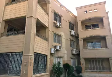 فلل للبيع - 9 غرف