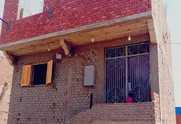 House / Home For sale - 4 rooms