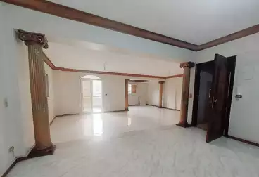 شقق للبيع - 3 غرف - بالدور 1