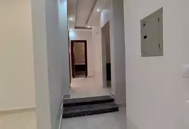 شقق للبيع - 3 غرف - بالدور 4