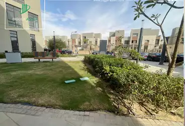 مكاتب للإيجار - 8 غرف - بالدور 5