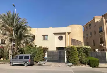 عقارات للبيع - 10 غرف