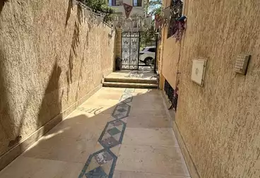 فلل للبيع - 9 غرف