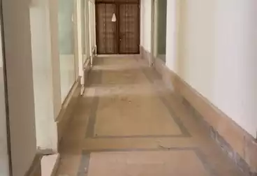 مكاتب للإيجار - 5 غرف - بالدور 1