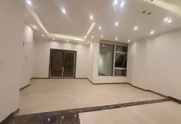 مكاتب للبيع - 3 غرف - بالدور 1