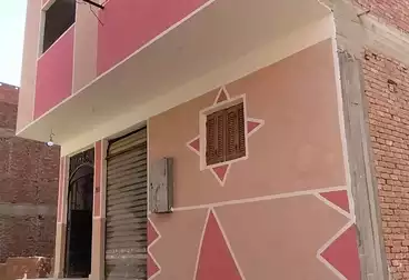 House / Home For sale - 4 rooms