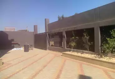 مصنع للبيع