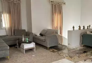 فلل للبيع - 8 غرف