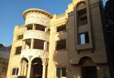 Villas For sale - 8 rooms