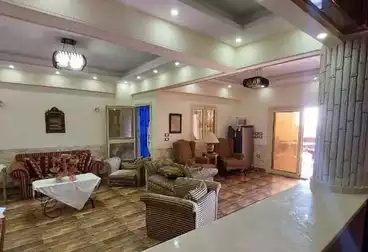 شاليه بحديقة للبيع - 4 غرف - بالدور 0