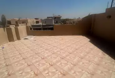 روف للإيجار - 2 غرف - بالدور 3