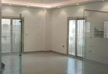 مكاتب للإيجار - 3 غرف - بالدور 1