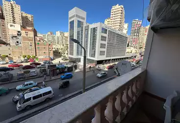شقق للبيع - 3 غرف - بالدور 2