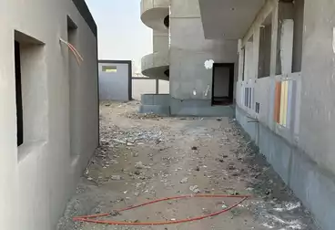 مصنع للبيع