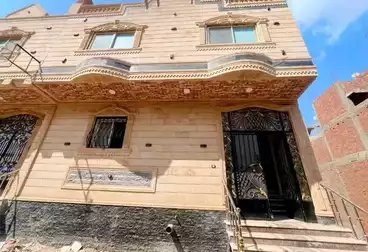 House / Home For sale - 4 rooms