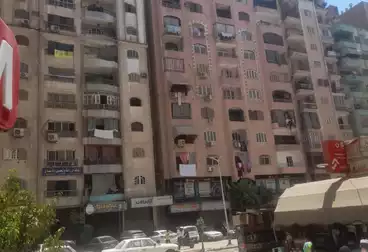 أرض تجارية للبيع