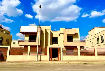 Separate Villa For sale - 8 rooms