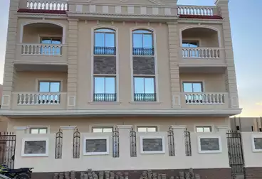 شقق للبيع - 3 غرف - بالدور 1