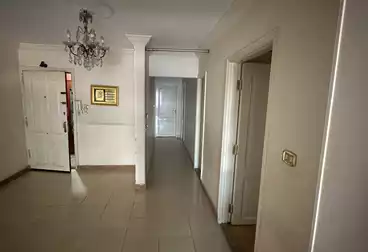 Apartments For sale - 2 rooms - floor 5
