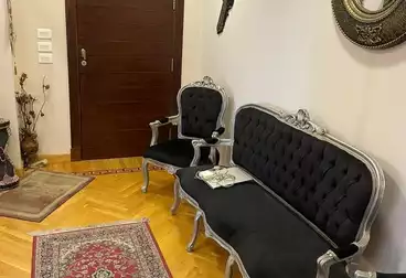 عقارات للبيع - 8 غرف