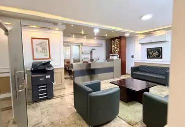 إداري للإيجار - 4 غرف - بالدور 0