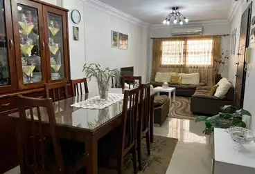 عقارات للبيع - 3 غرف - بالدور 8