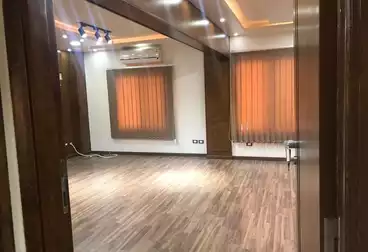 مكاتب للإيجار - 3 غرف - بالدور 1