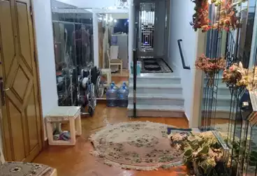 Furnished Apartment For sale - 3 rooms - floor 10