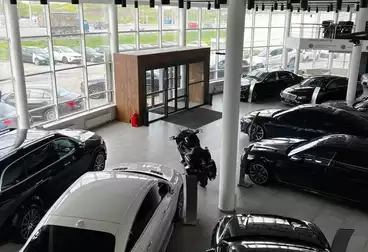 Showroom For rent