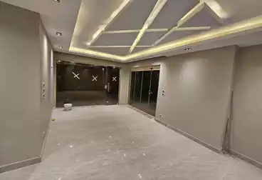 دوبلكس بحديقة للبيع - 3 غرف - بالدور 1