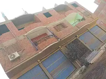 Building For sale - 8 rooms