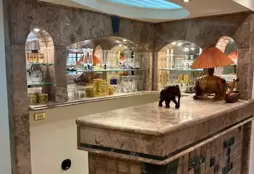 شقق مفروشة للبيع - 3 غرف - بالدور 7