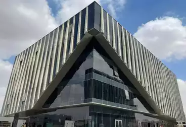 إداري للبيع - 1 غرف - بالدور 3