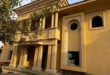 فلل للبيع - 8 غرف