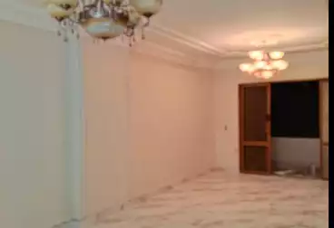 شقق للبيع - 3 غرف - بالدور 0