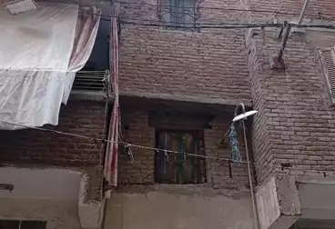 Building For sale - 6 rooms