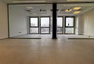 مكاتب للإيجار - 3 غرف - بالدور 1