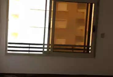 شقق للبيع - 3 غرف - بالدور 1