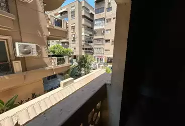 شقق للبيع - 3 غرف - بالدور 1