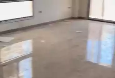 شقق للبيع - 3 غرف - بالدور 1