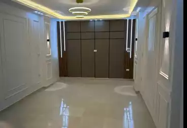 شقق للبيع - 3 غرف - بالدور 1