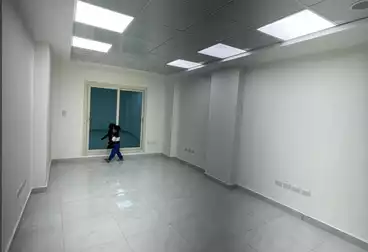 مكاتب للإيجار - 3 غرف - بالدور 2